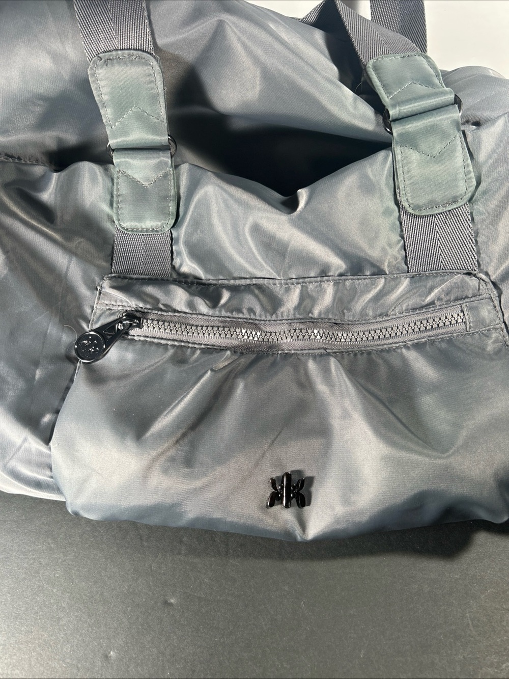 Kyodan Gray Nylon Gym Bag Zip Closure Adjustable Strap Red Interior.